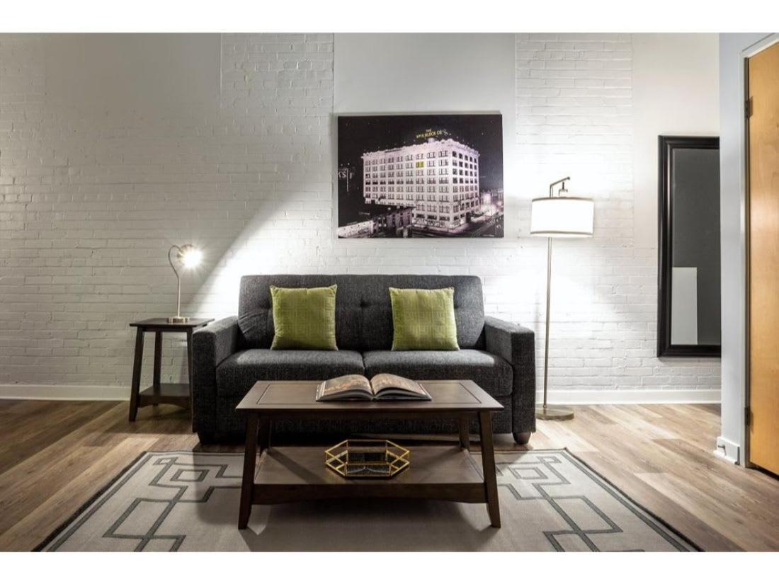 2Br 2Ba In The Block By Cozysuites! Indianapolis Exterior foto